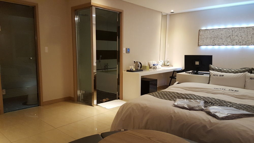 Hotel Gem Busan Bagian luar foto